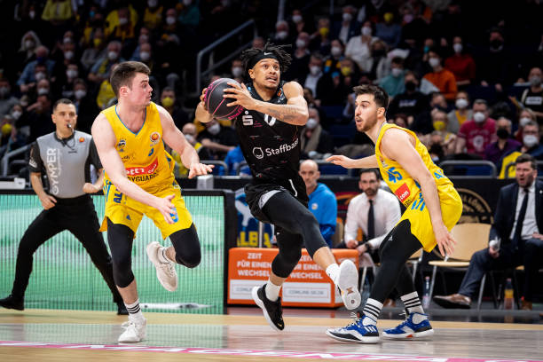 队的比赛中 队的比赛中