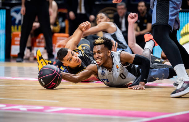 与紧追不舍 与紧追不舍